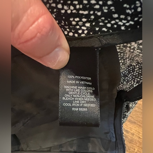 Express Black/White Polyester Shorts Size 0 EUC - Picture 6 of 6